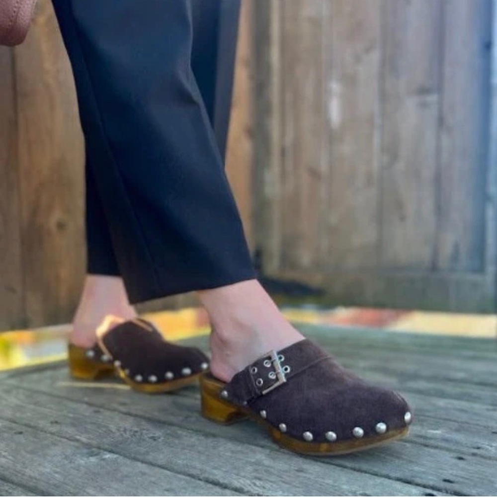 Matisse Boho London Chocolate Suede Clogs With Silver Hardware New in Box - Picture 3 of 12